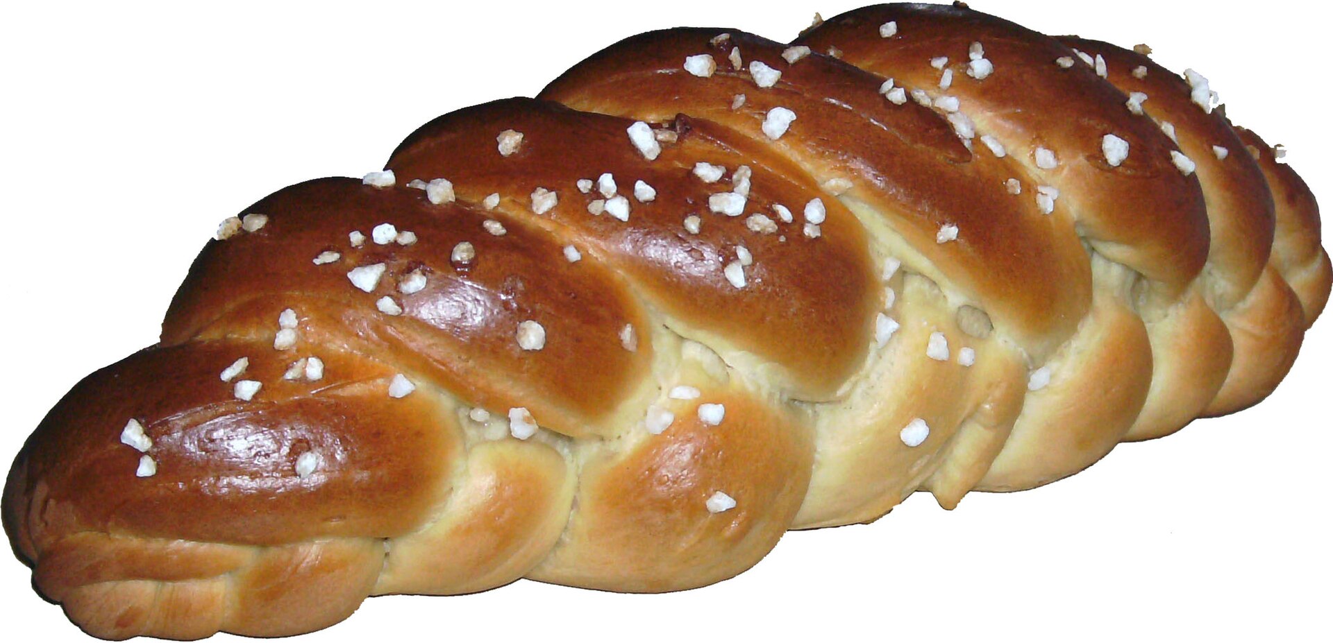 Trenza de pan dulce alemán con granos gruesos de azúcar blanca que resistieron el horneado
